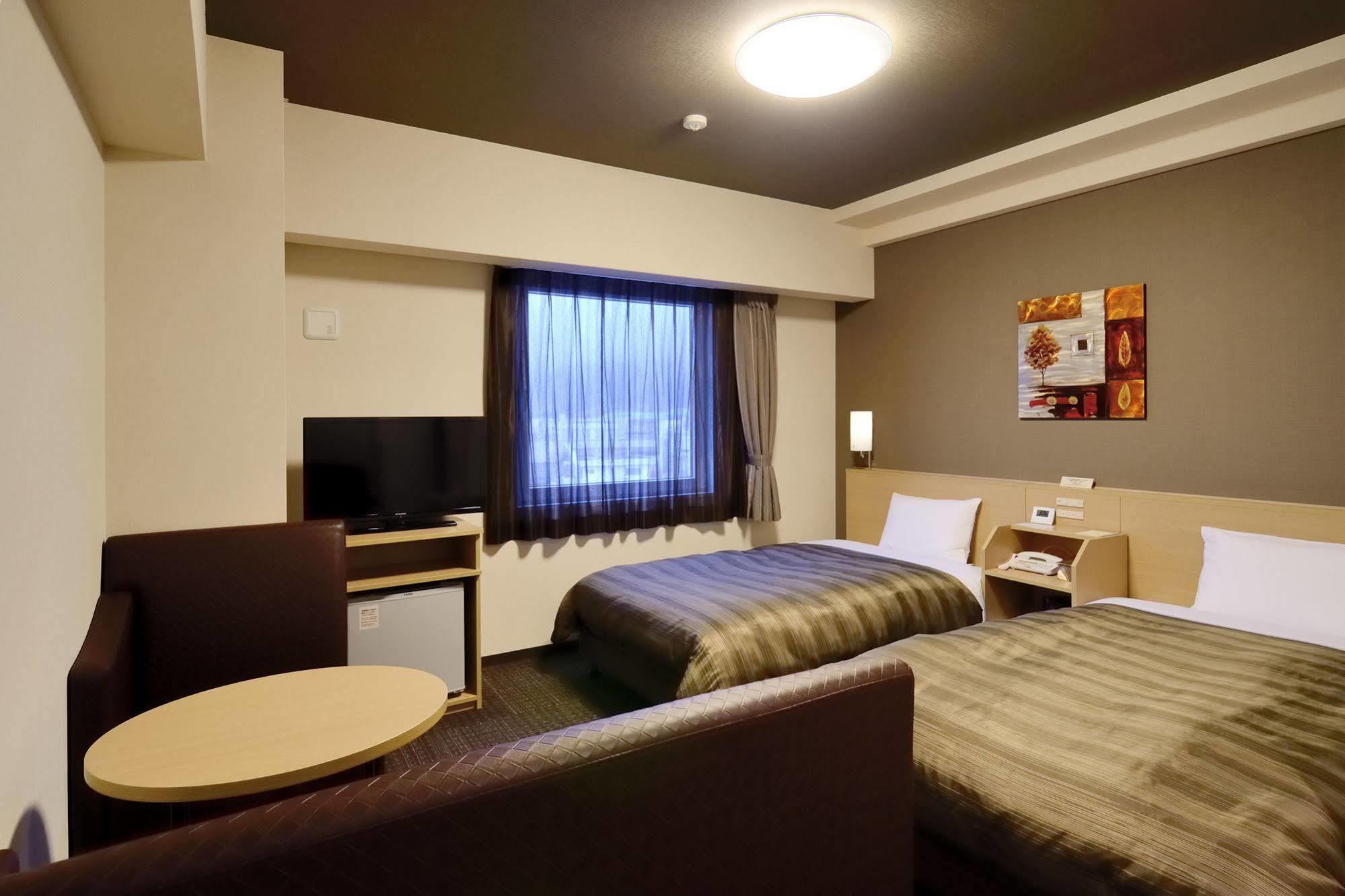 Hotel Route-Inn Hita-Ekimae Екстериор снимка