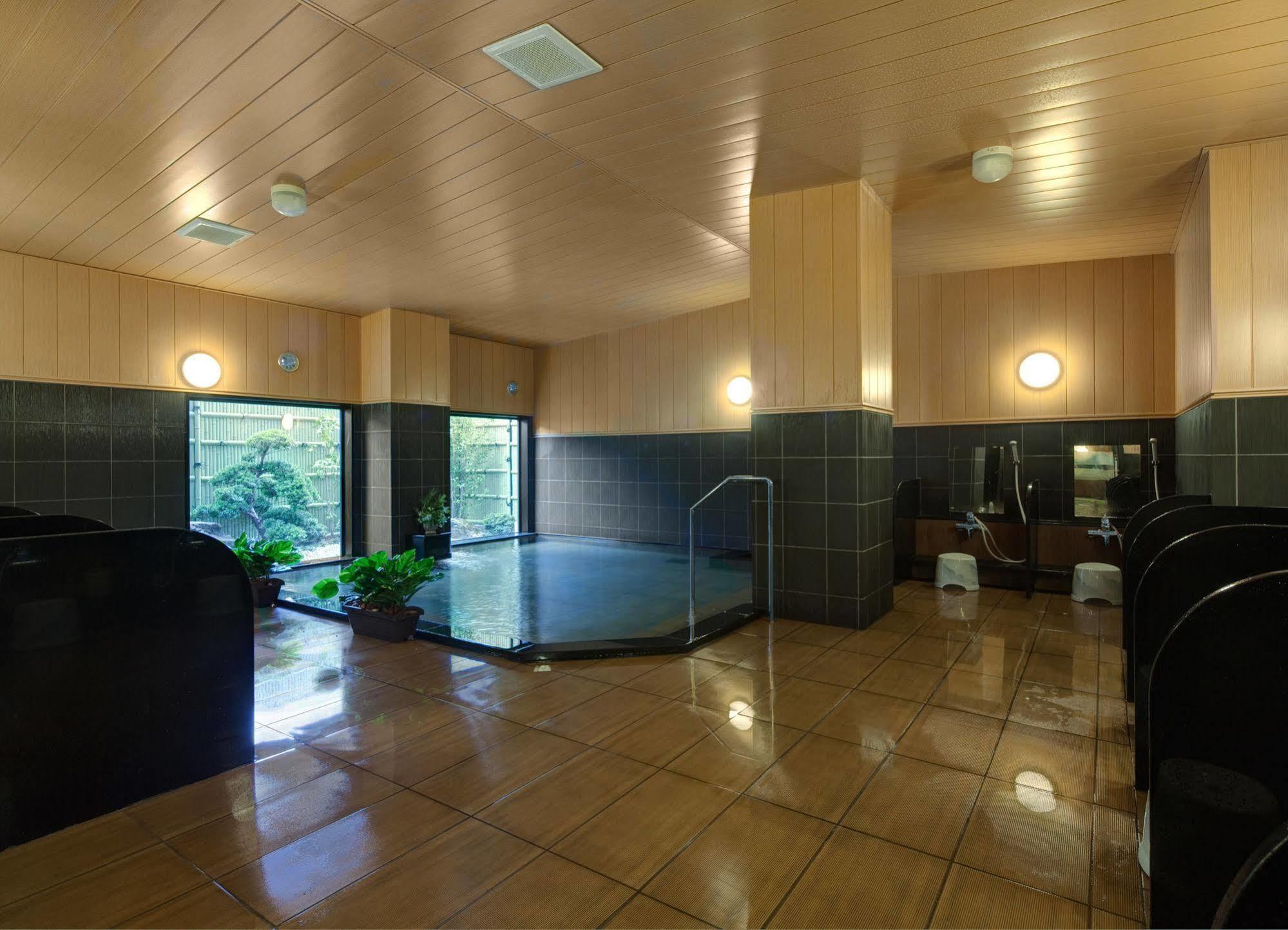 Hotel Route-Inn Hita-Ekimae Екстериор снимка